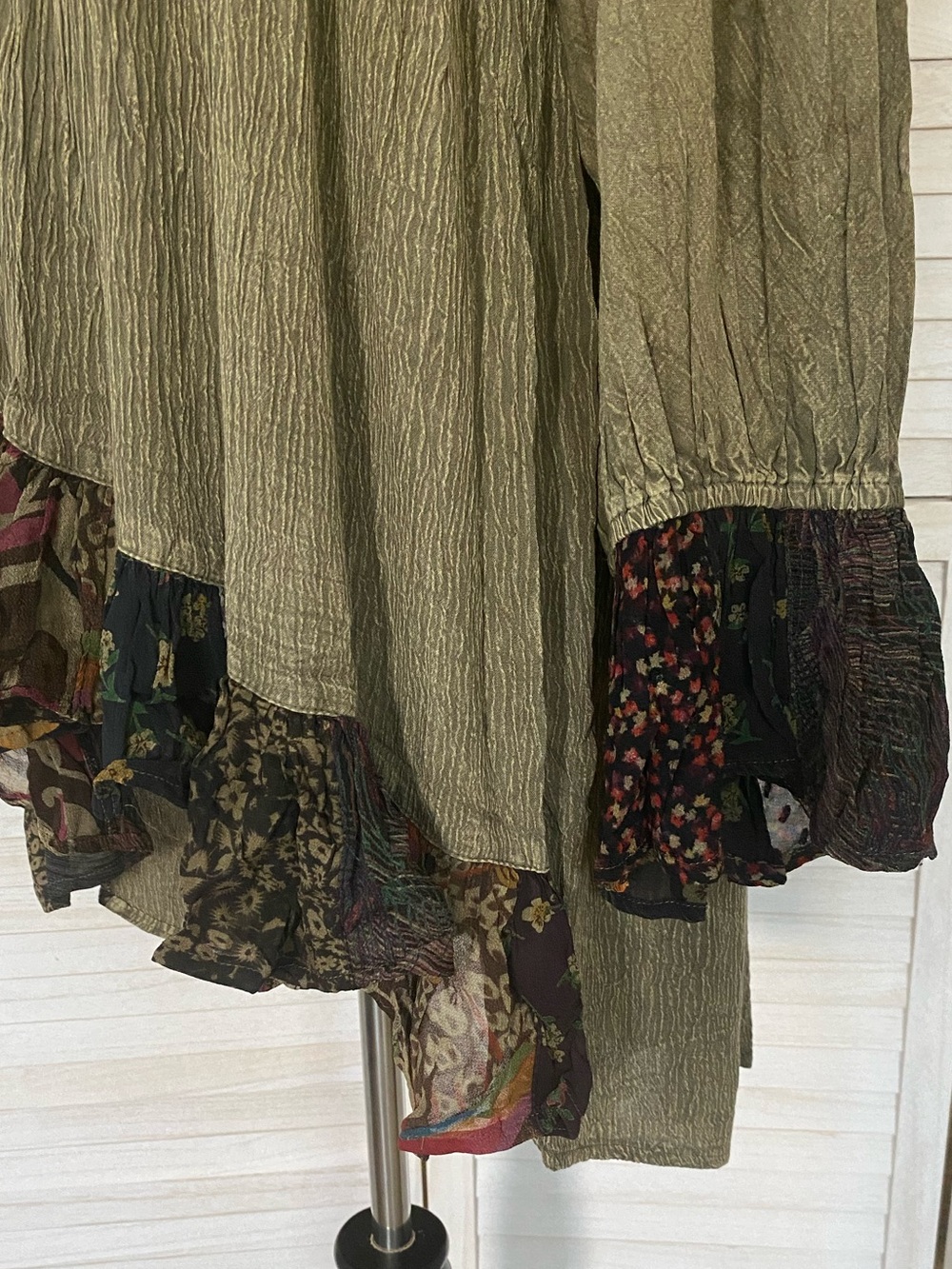 Young Threads Boho Olive Green Mixed Patterns Embellished Embroidered Top XL NWT - Picture 13 of 16